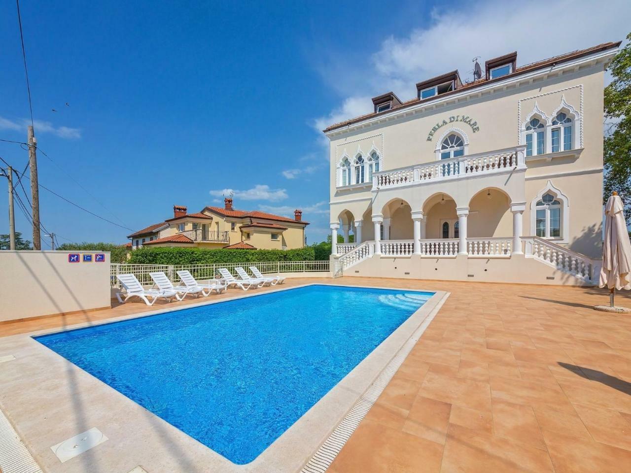 Perla Di Mare 4 *
